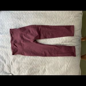 Maroon lululemon cropped leggings